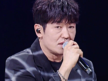 Звезда «Игры в кальмара» спел песню «Журавли» на русском языке