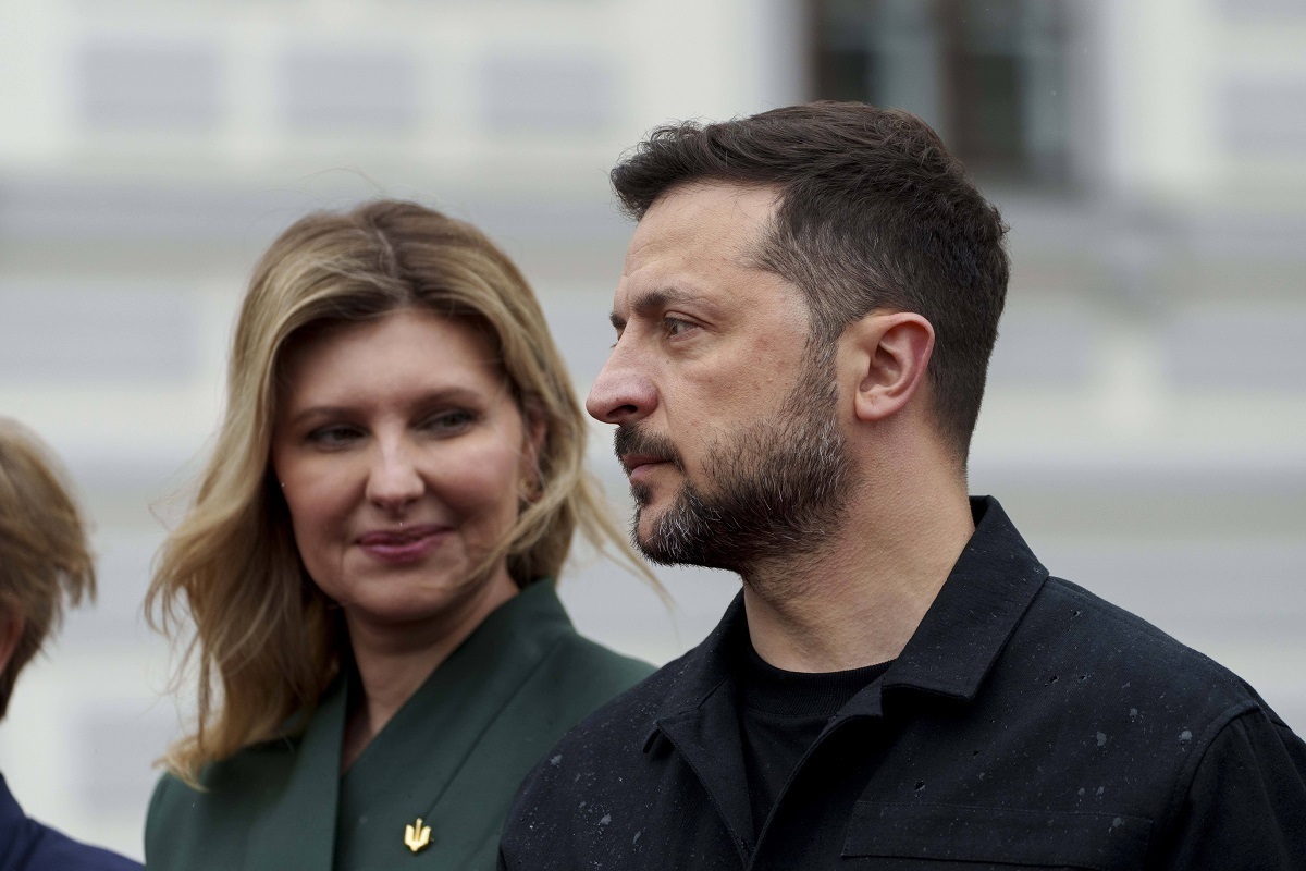 Экс-нардеп Олейник заявил, что для откровений Зеленской о муже пока рановато
