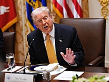 Трамп собрался выдать американцам по 2000 долларов