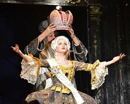 В рамках фестиваля "Золотая маска в Екатеринбурге" 2 мая пройдет показ спектакля "Екатерина Великая"