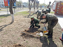 Военнослужащие ЦВО и юнармейцы Алтайского края приняли участие в акции «Сирень Победы»