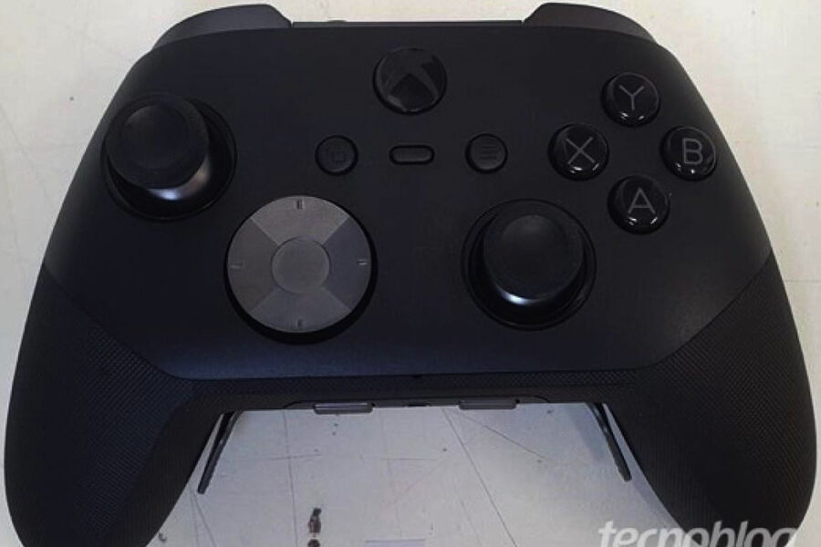 В сеть утекли изображения двух новых устройств Xbox
