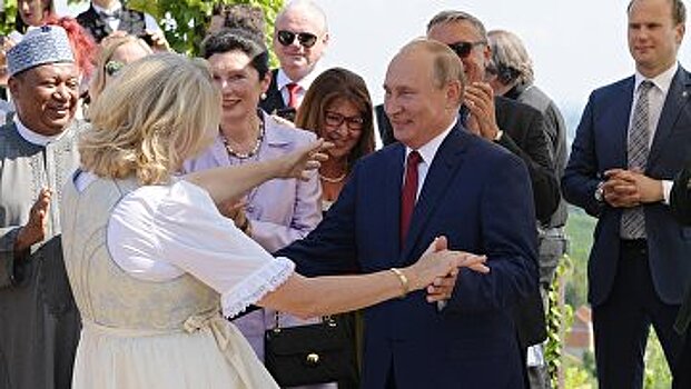 Карин Кнайсль: «Я полностью поддерживаю предложения Макрона по России» (Le Figaro, Франция)