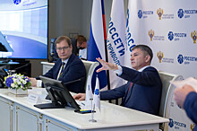 Артюхин и Маковский обсудили сотрудничество в сфере цифровизации и соцработы