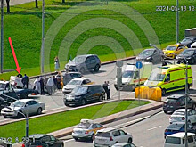 Автомобиль депутата ГД Азимова попал в аварию в Москве