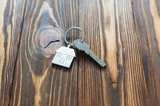 Бабушка забрала у бойца СВО единственное жильё, пока он служил. Как она провернула сделку