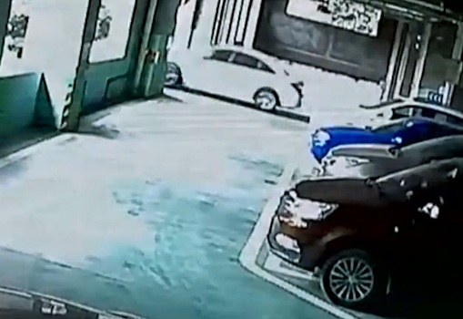 Самоубийственная парковка в многоэтажном паркинге