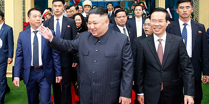 Дональд Трамп и Ким Чен Ын прибыли к месту проведения встречи