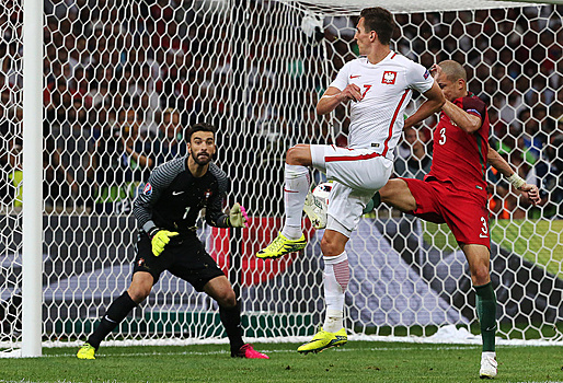 Сборная Португалии стала первым полуфиналистом Евро-2016
