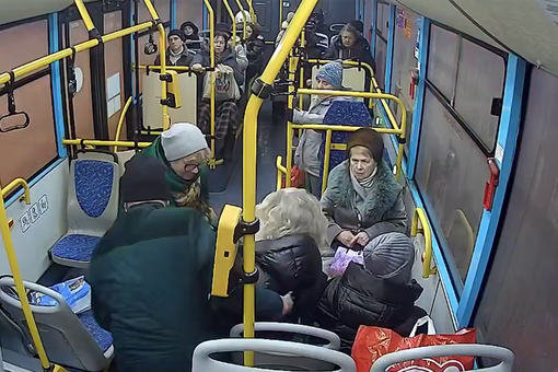 В Петербурге пенсионерка отсудила полмиллиона рублей после падения в автобусе