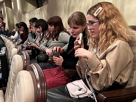 В курском драмтеатре появились спектакли для незрячих