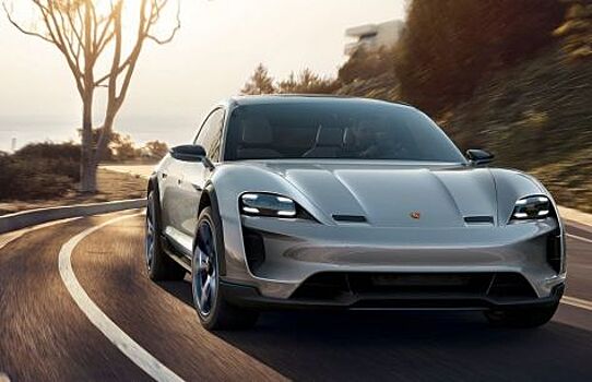 Фотошпионы сфотографировали интерьер нового Porsche Taycan 2020 года