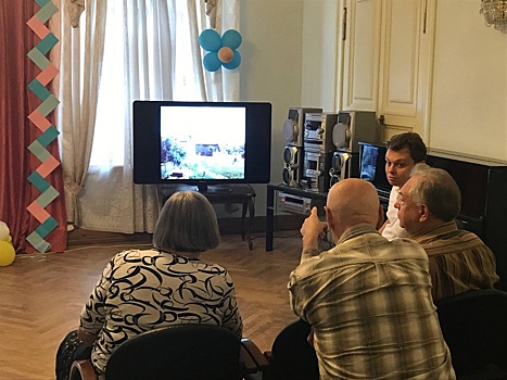Лекцию о Москве прочитали для пенсионеров Арбата