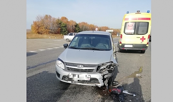 Мужчина попал в больницу после двойного ДТП в Волгоградской области
