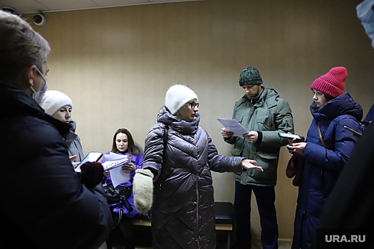 Свердловских родителей впустили в приемную ФСБ, а затем выгнали