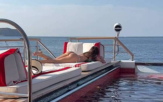 София Вергара выложила фото в бикини