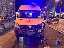 Два человека пострадали при столкновении "скорой" и легковушки на Московском шоссе в Самаре