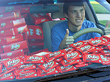 Kit Kat завалил студента шоколадками после кражи батончика из его машины
