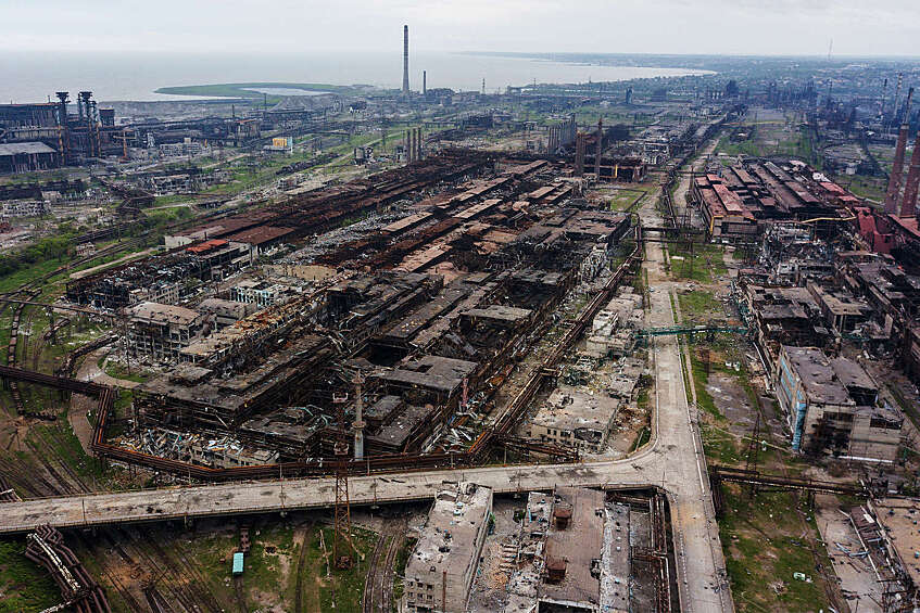 Вид на территорию завода «Азовсталь» в Мариуполе, 22 мая 2022 года