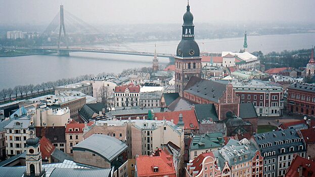 Латвия прекращает выдачу любых виз россиянам