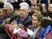 Дмитрий Бердников поздравил ветеранов Правобережного округа