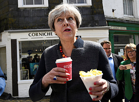 Пьяная Тереза Мэй на заседании по Брекситу: «Ну держитесь, ублюдки!» (News Thump, Великобритания)