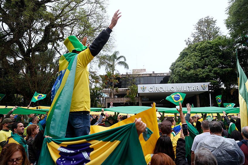Акция протеста сторонников Жаира Болсонару в Рио-де-Жанейро против результатов президентских выборов в Бразилии, 2 ноября 2022 года