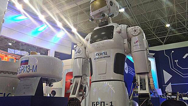 Россия создает роботов для боя и операций. Их свобода действий подозрительно велика