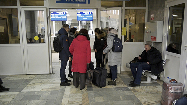 Рейс из Ноябрьска в Сочи задерживается почти на три часа