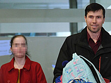 Вывезший детей из Швеции россиянин прилетит в Хабаровск в субботу