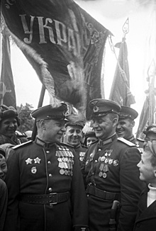 21 апреля 1943 года Дмитрию Глинке присвоено звание Героя Советского Союза, а в августе 1943 года летчик-ас сбил девять немецких самолетов, отомстив за девятерых погибших друзей