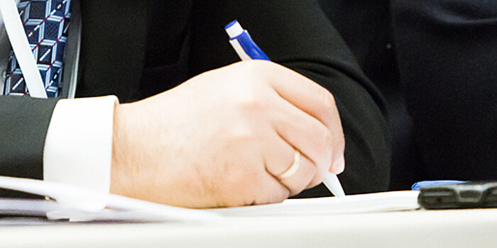 «Дело не в правде, а в выгоде»: что такое мировое соглашение и как его составить?