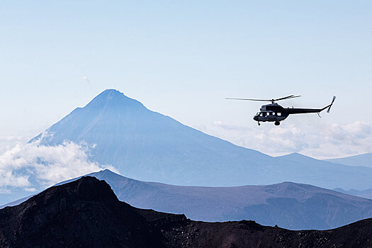 Вертолетные экскурсии на Камчатке захватывают "серые" перевозчики