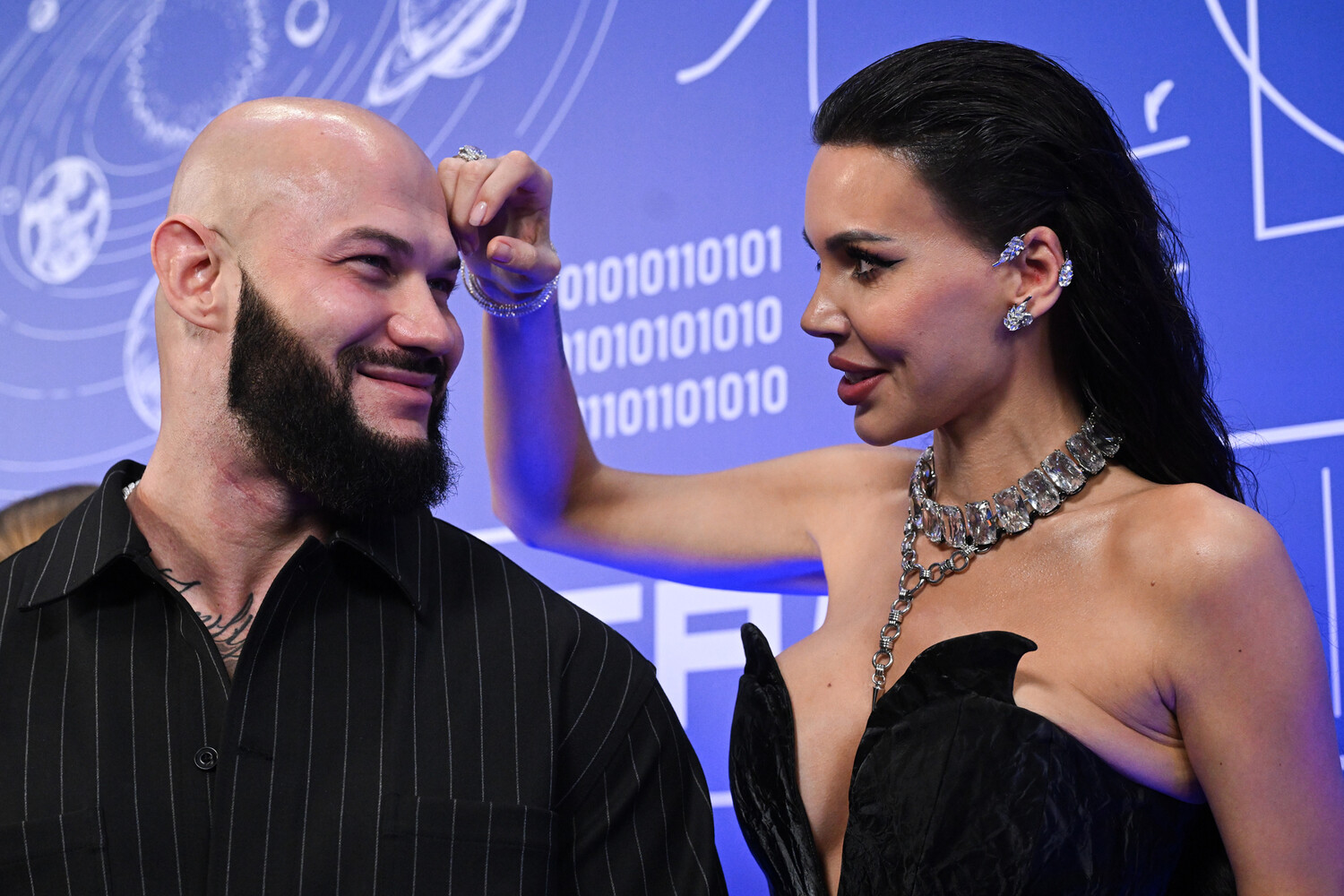 Блогерша Оксана Самойлова призналась, что мысленно уже развелась с Джиганом