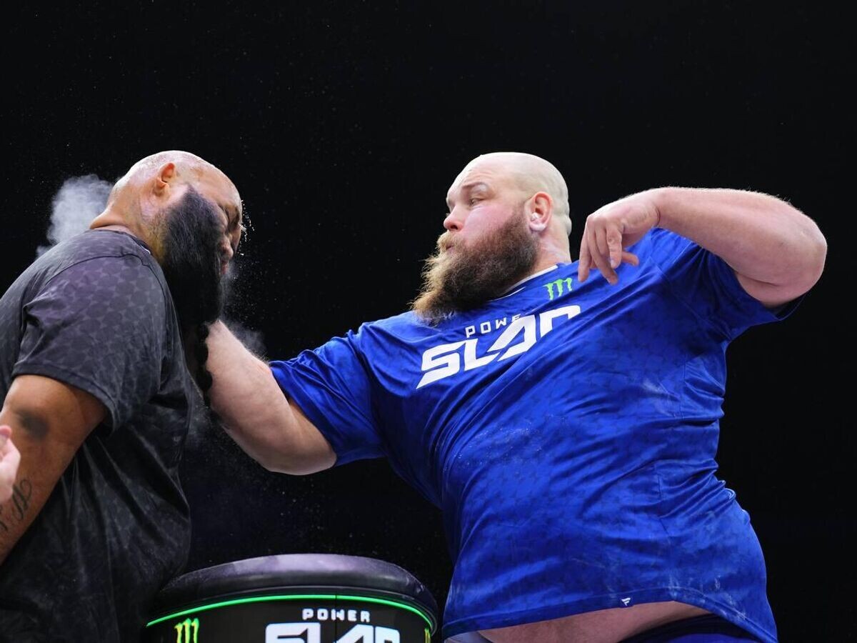 Российский тяжеловес Камоцкий победил Скотта в турнире по пощечинам