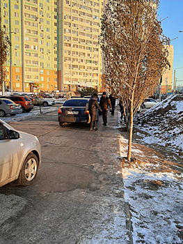 Жители Западного в Ростове просят обустроить пешеходную дорожку