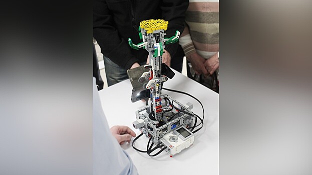Юные изобретатели из Вологды стали победителями крупных конкурсов по робототехнике