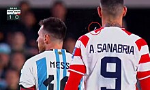Парагвайский футболист плюнул в Месси во время матча