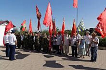 Активисты КПРФ и Союза Советских офицеров почтили память героев-казаков