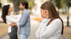 Как понять, что вам изменяют? 5 подсказок от психолога