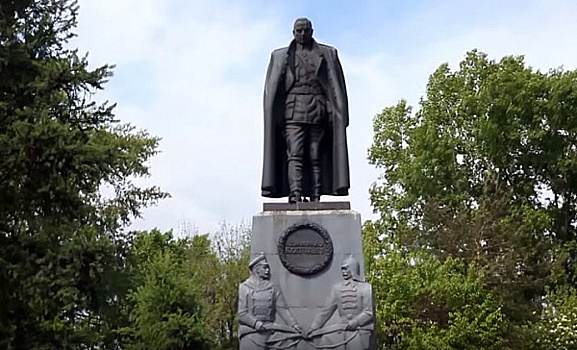 Иркутский суд отказался рассматривать иск о сносе памятника Колчаку