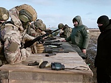 Конструкторы "Калашникова" приехали к бойцам за обратной связью