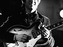 Тайная сестра, интервью в постели и фото с убийцей: невероятные факты о Джоне Ленноне