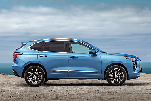 Самой популярной иномаркой в России вновь стал китайский кроссовер