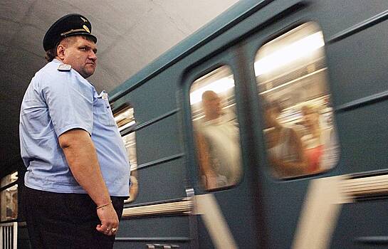 В метро Петербурга закрыли движение из-за трупа