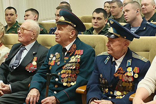 Герои своего времени: в Москве перед Днем Победы наградили трех ветеранов войны