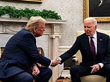 В Белом доме заявили, что Байден убеждал Трампа продолжать поддержку Киева