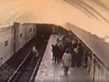 На станции метро «Таганская» полицейские задержали женщину, столкнувшую девочку с платформы на пути