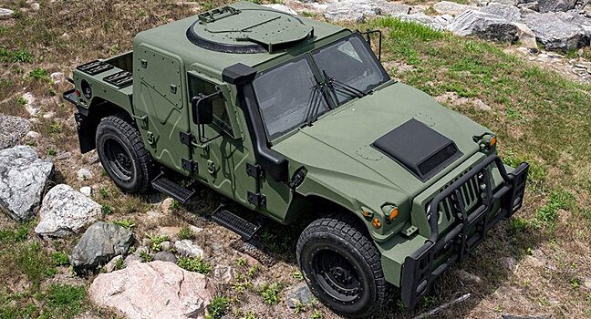 В США представили лёгкий тактический автомобиль Humvee 4×4 NXT 360