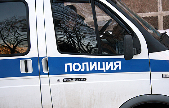 Тело мужчины с травмой головы нашли в квартире в Москве
